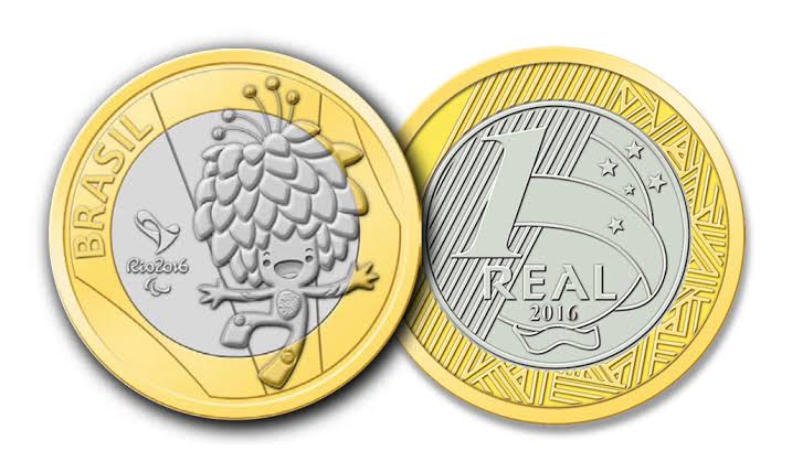 Dinheiro brasileiro e moedas comemorativas 
